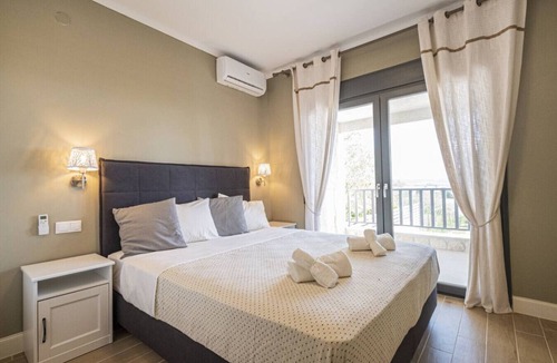 Nea Propontida Villa | Villa Thea by RentalsPro