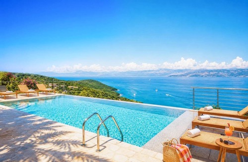 Apraos Villa | Villa Thea Kalamaki - Three Bedroom Villa, Sleeps 6