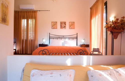 Tsoukaladhes Apartment | VILLA TIMOKLIA
