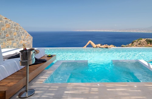 Malevizi Villa | Villa Vittoria, Minimalist Design & Spa Retreat