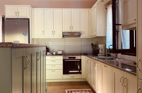Lourdata Villa | VillaDelphia