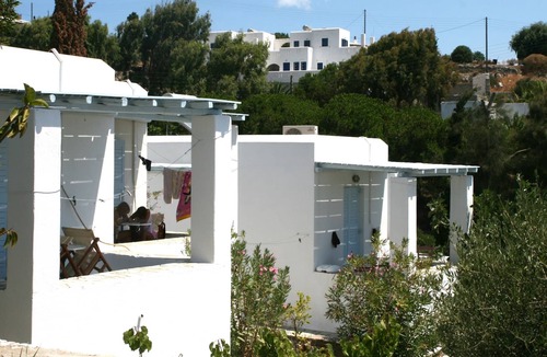 Krotiri House | Villas Georgy (Parikia) House with garden facing the sea