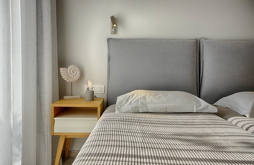 Agios Georgios Pagon Apartment | Vistonia Apartment 1 - right on the beach with sea views
