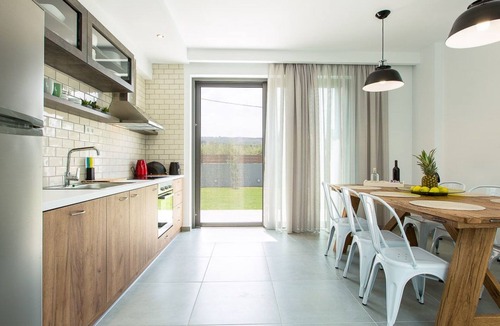 Skouloufia House | Vollständig freistehende Designervilla Vilana by Interhome