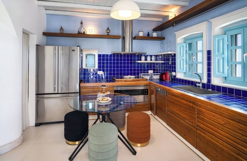 Kamari Villa | Vorias Luxury Suite by Fantasia Villas