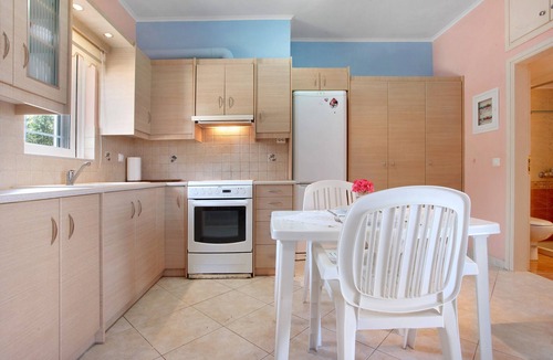 Alonia Apartment | Vorrisi Apartment – Pet-Friendly with Sea View, Terraces & Air Conditioning