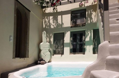 Emporio Villa | (w) Villa Cycladicas - Emporeio - A Wonderful 2 Bedroom Villa - Outdoor Pool and Jacuzzi