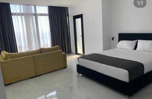 Himare Hotel | Wait 'n Sea