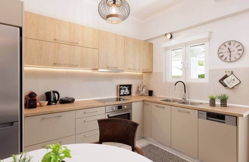 Alepou House | Walnut House- Private garden