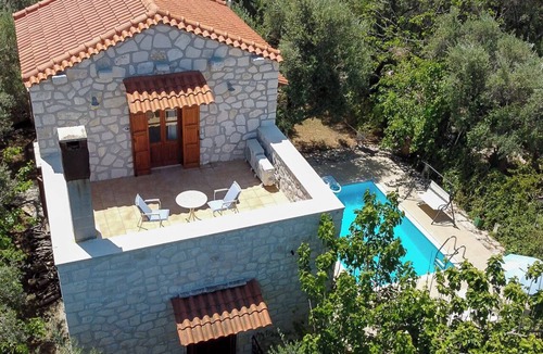 Stavromenos House | Watch Stafro Stelo video? On YouTube under "Holiday home Stafro Stelo Rethymnon Crete. Villa for 2 people with private pool and air conditioning A/C and Wlan.im Olivenhai.ca 1000 m from the beach.