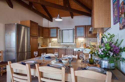 Likotinarea House | Where the Aegean blue speaks to your soul.
