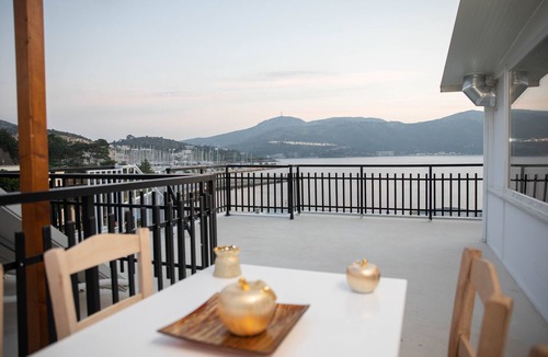Lakkion Apartment | White Heaven Marina View. Studio Near the Lakki Port.
