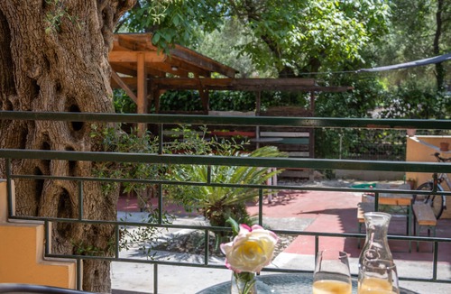 Ipsos Hotel | Wilde Rose Hotel