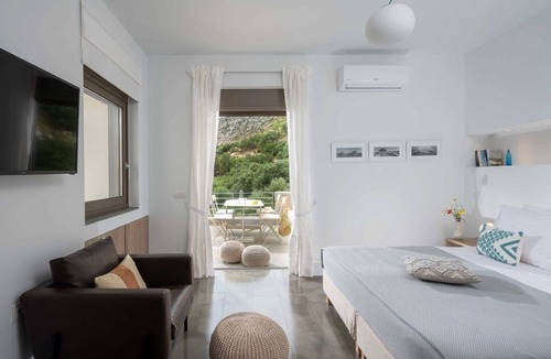 Vrachasi Villa | Wonderful Family Cretan Villa | 5 bedrooms | Private Pool | Vrachasi