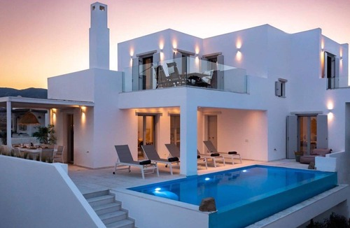 Piso Livadi Villa | Wonderfull Paros Villa | Villa Mykonida | 4 Bedrooms | Private Pool