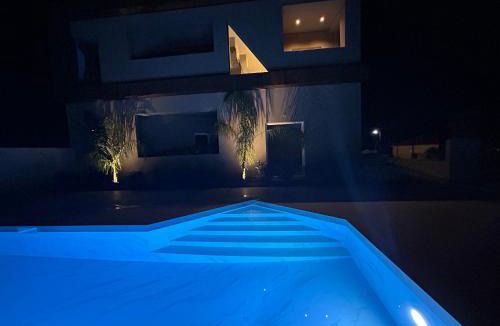 Razata Apartment | X luxury suites