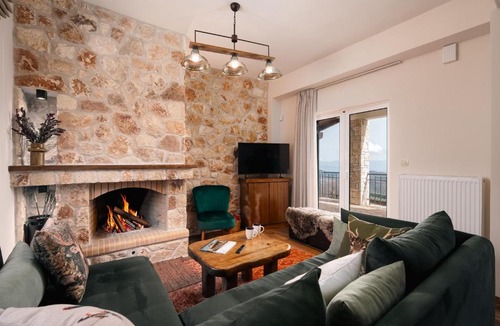 Kernitsa Villa | Xrisaetos Cozy Mountain Retreat with Stunning View By Greece Apartments