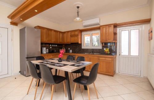 Kontokali Apartment | Yanna's Sea View Holiday House Close to Corfu Town