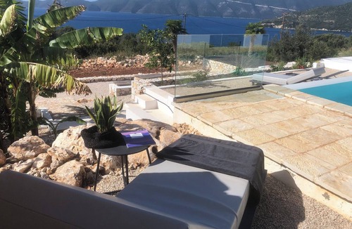 Evgiros Villa | Yoga - Retreat Villa Sappho Ammousso Beach