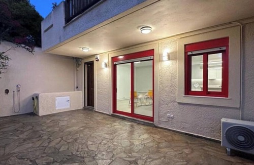 Saronida Apartment | Your Perfect Seaside Escape in Saronida, just a 3‑minute walk from the beach.