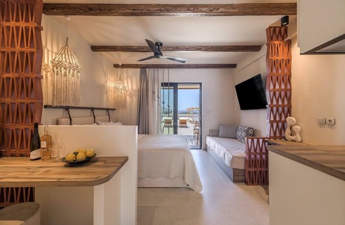 Zefiria Hotel | Zefyria Luxury Suites