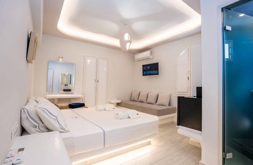 Perissa Hotel | Zen Suites & Spa