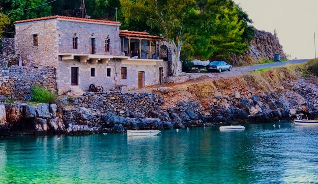 Παραλία «Αμπελο» Διαμέρισμα πάνω στη θάλασσα