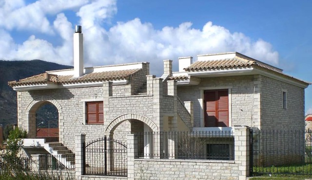 ΤΟ ΠΕΤΡΙΝΟ - Καλοκαιρινό Σπίτι κοντά στα Σύβοτα - ΦΑΣΚΟΜΗΛΙΑ