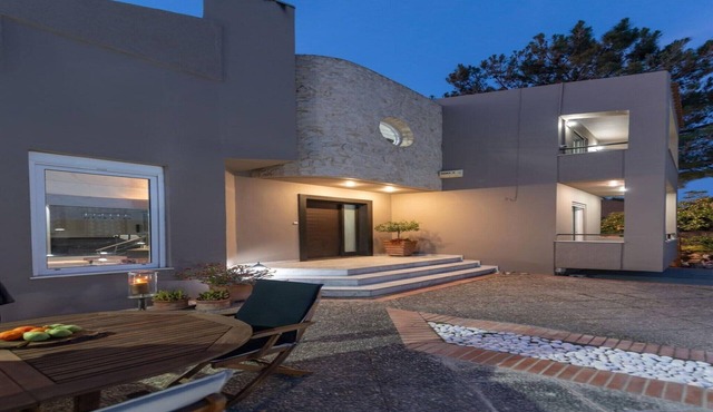 10-Guest Countryside Villa with Barbecue