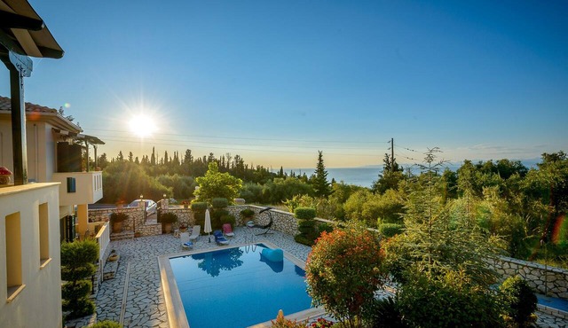 2 exclusive pool luxury villas for 4p,views to the Ionian sea,3km from beaches