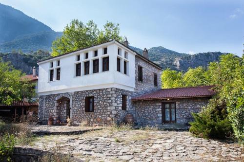 260m2 Unique mountain house in Lilea Parnasos in Delphi