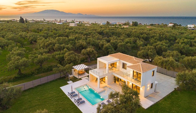 3-Bedroom Villa with Private Pool - Hariati Villas in Zakynthos