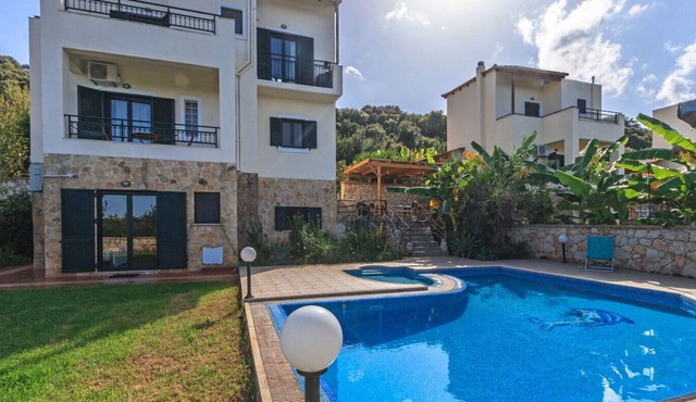 4-bedroom Villa Theodora with private pool