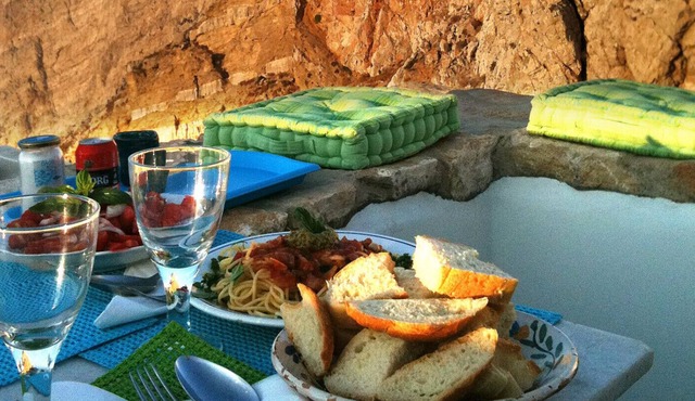 800 year old Castle house on the cliff with seaview- Folegandros Chora Castro