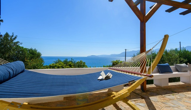 A quiet, garden and sea view villa in Agios Nikolaos