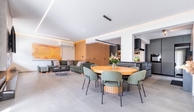 Aeliah Villa – Minimal Design & Modern Comfort