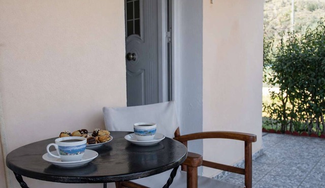 Agali Beach - Studio with Garden View in Chios in Marmaro