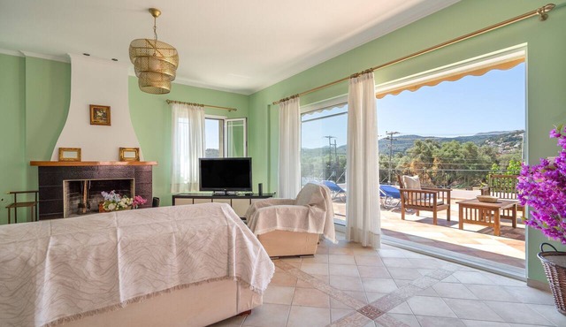 Agis Luxury House Apartment with Sea View, Wi-Fi, and Air Conditioning