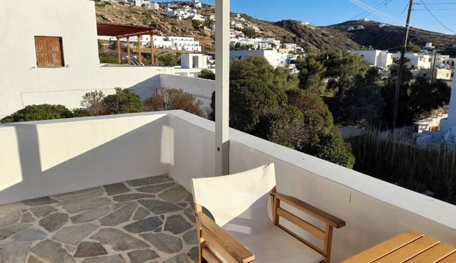 Alice House At Port of Ios island 150m from the beach
