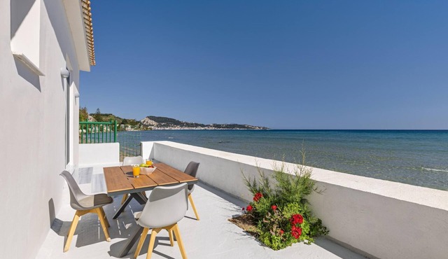 Aliki's Summerhouse 1