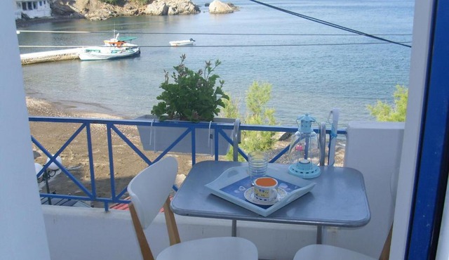Alkistis Cozy By The Beach Apt In Ikaria Island, Therma 1st Floor in Agios Kirykos