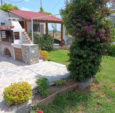 Almirikirooms in Nea Mesangala