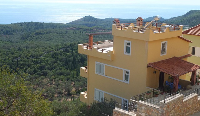 Almond Apartment in Vuno