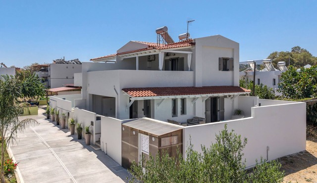 Aloe,pool,near beach & amenities no car needed in Adelianos Kampos