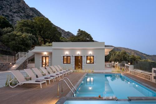 Aloni Villa, an Authentic Countryside Retreat, By ThinkVilla in Asigonía