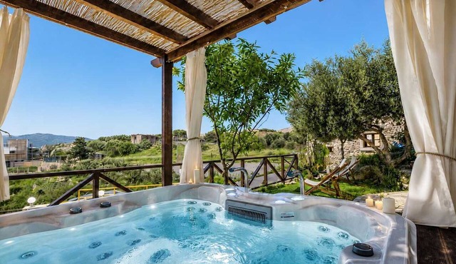 Altair Blue Villa - Private Jacuzzi and Views in Kalo Chorio