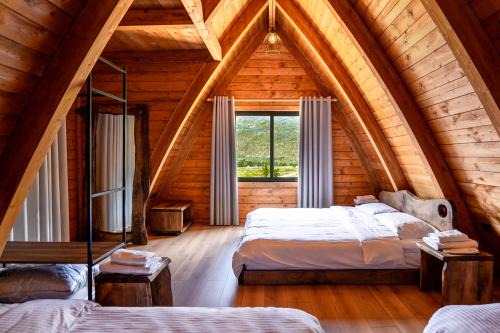 Altus Highland Lodges in Tepelenë