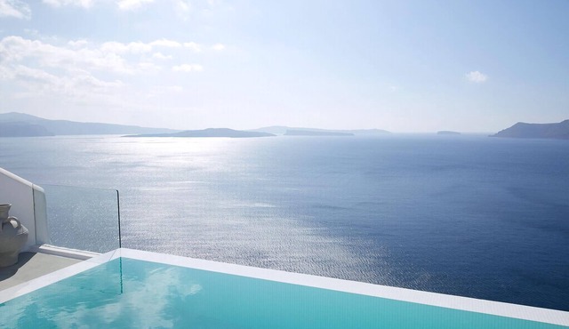 Amazing Santorini Villa | 1 Bedroom | Deluxe Suite | Unbelievable Caldera Sea