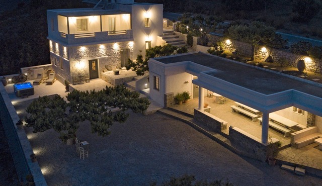 Amvikas Suite with Jacuzzi, Sitia in Sarantapichos