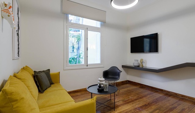 An Outstanding 3 Bdrm Apartment in the Heart of Athens